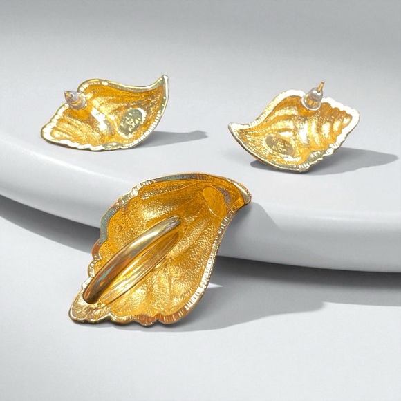 VTG. KJL KENNETH J LANE/AVON SHELL/CONCH EARRINGS,SCARF SLIDE SET W/RHINESTONES - Picture 3 of 9